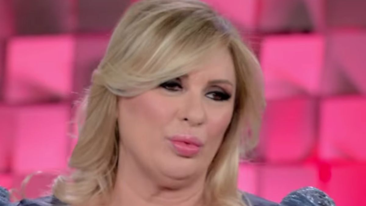 Uomini e Donne, Tina Cipollari sul suo uomo ideale: “Niente sesso, vorrei solo una compagnia”