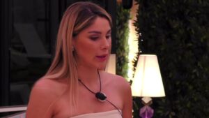 Grande Fratello, Chiara Cainelli ammette sul reality: “Sono sopravvissuta, rifarei tutto o quasi”