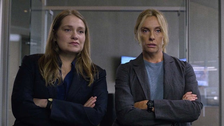 Galleria foto 'Le 3 Migliori Miniserie da Binge-Watching: Storie Brevi e Perfette da Divorare in un Weekend' - foto 4